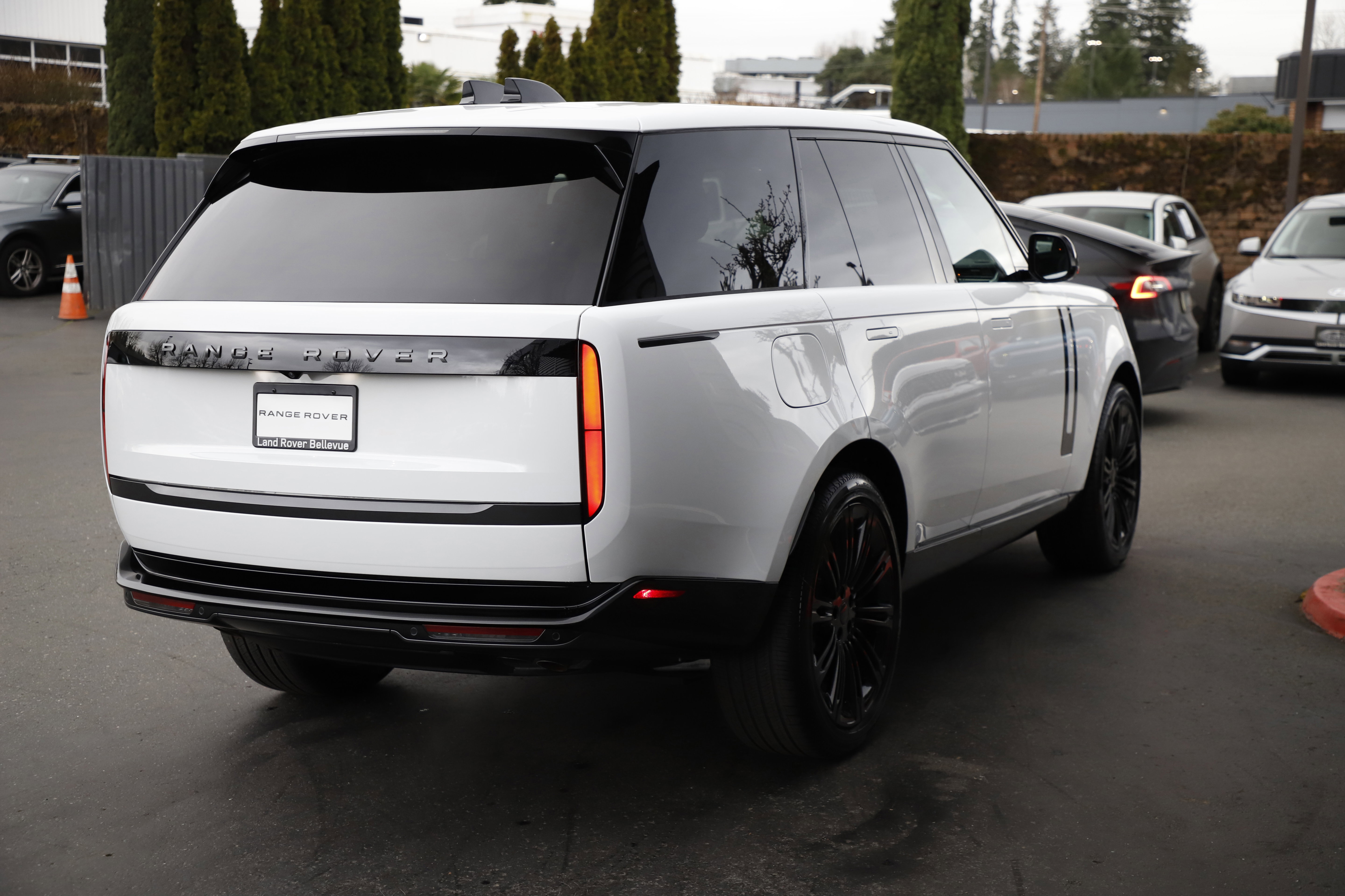 New 2026 Land Rover Range Rover SE AWD/4WD image 10