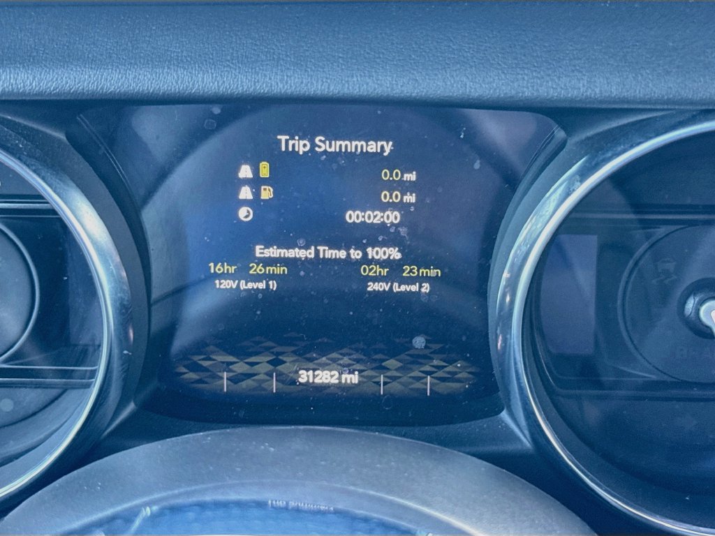 Used 2023 Jeep Wrangler Unlimited Sahara AWD/4WD image 13