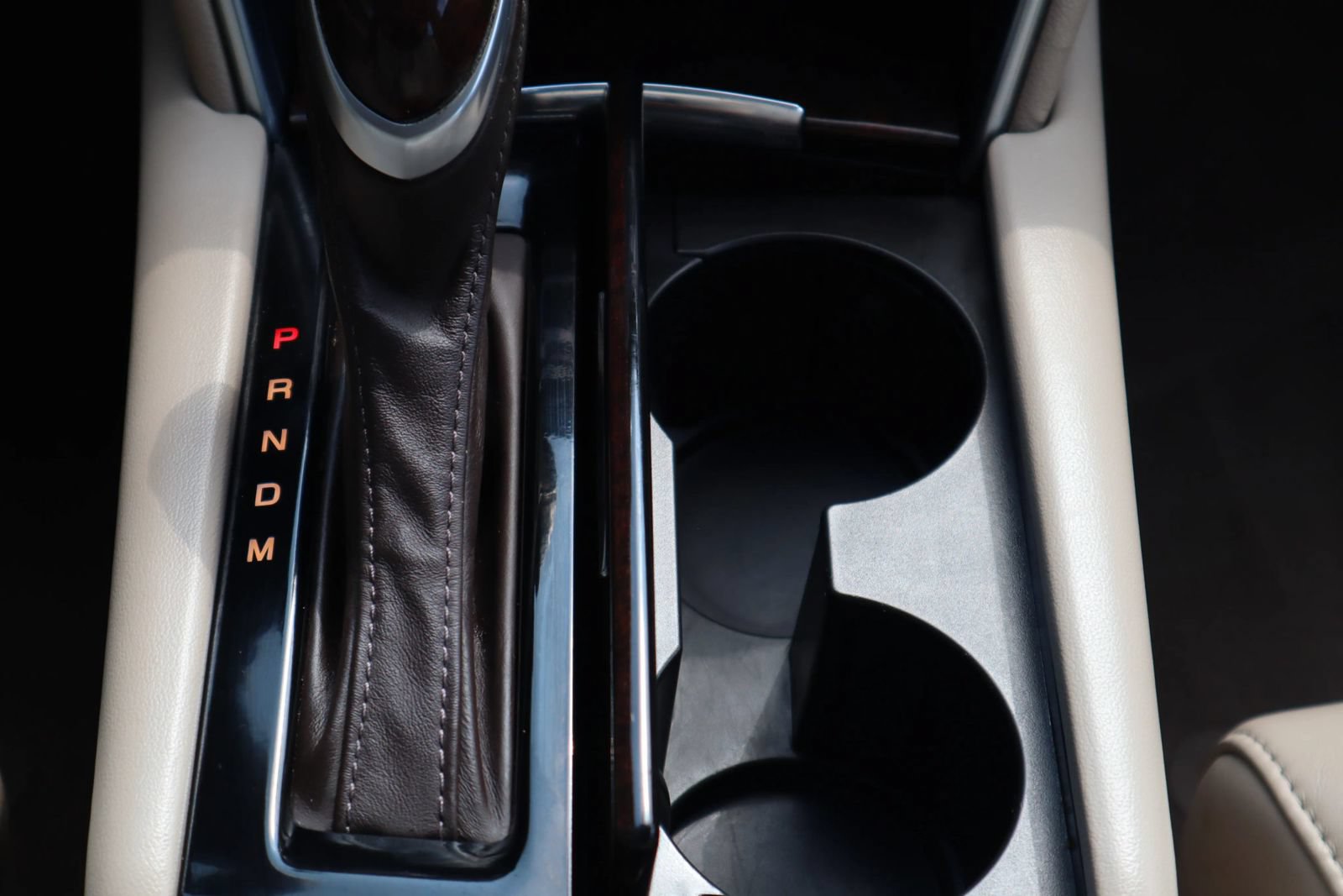 Used 2013 Cadillac XTS Luxury FWD image 22