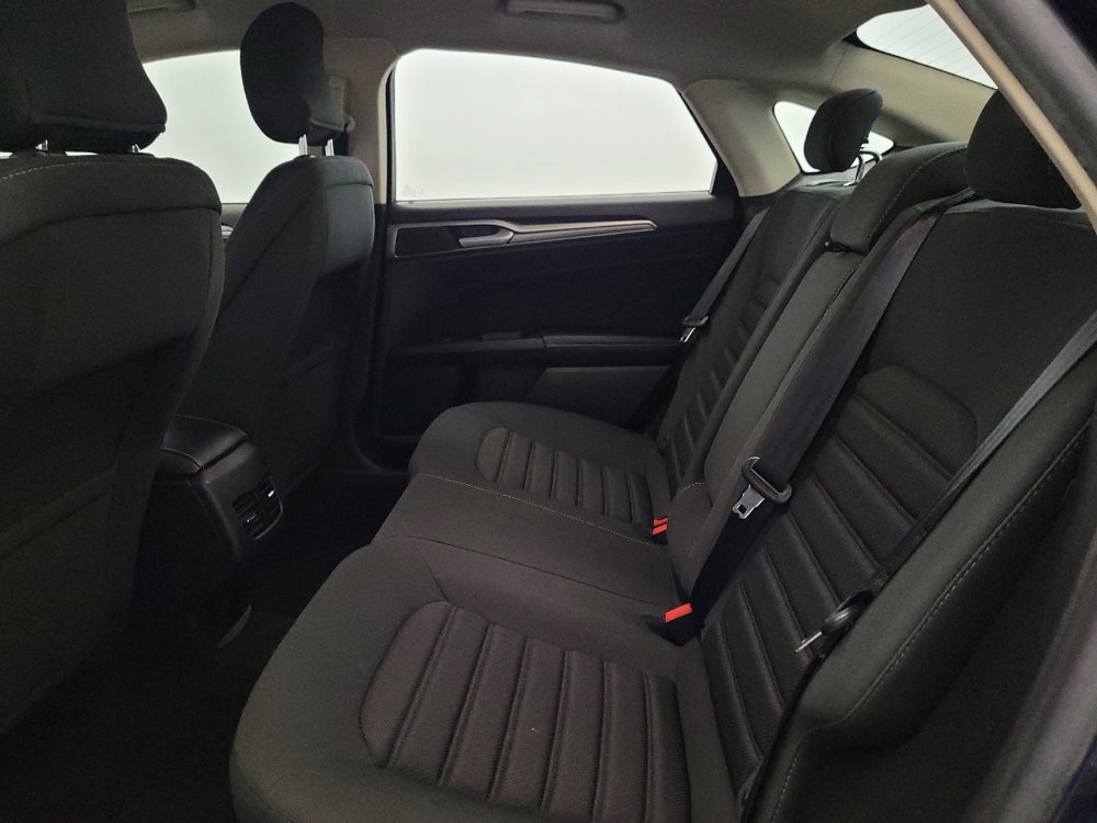 Used 2019 Ford Fusion SE FWD image 18