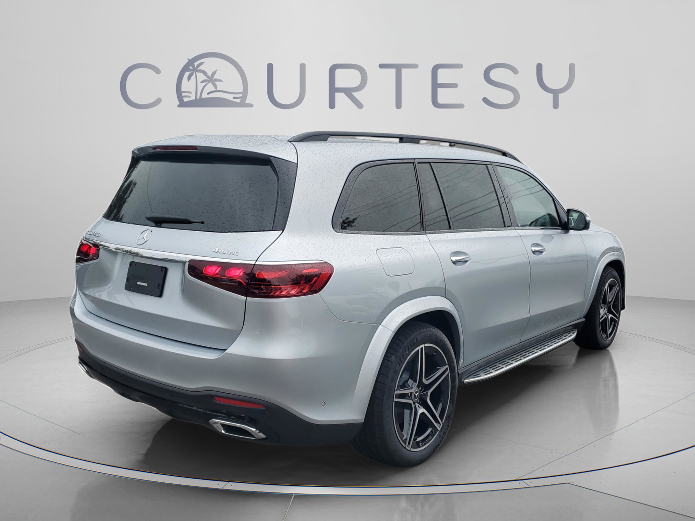 Certified 2026 Mercedes-Benz GLS 450 4MATIC image 4