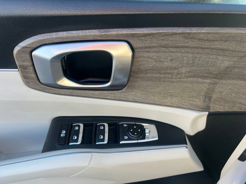 Used 2023 Kia Sorento EX w/ Panoramic Sunroof Package FWD image 29
