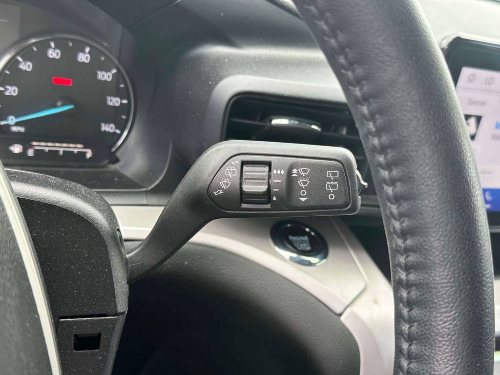 Used 2023 Ford Explorer XLT AWD/4WD image 25