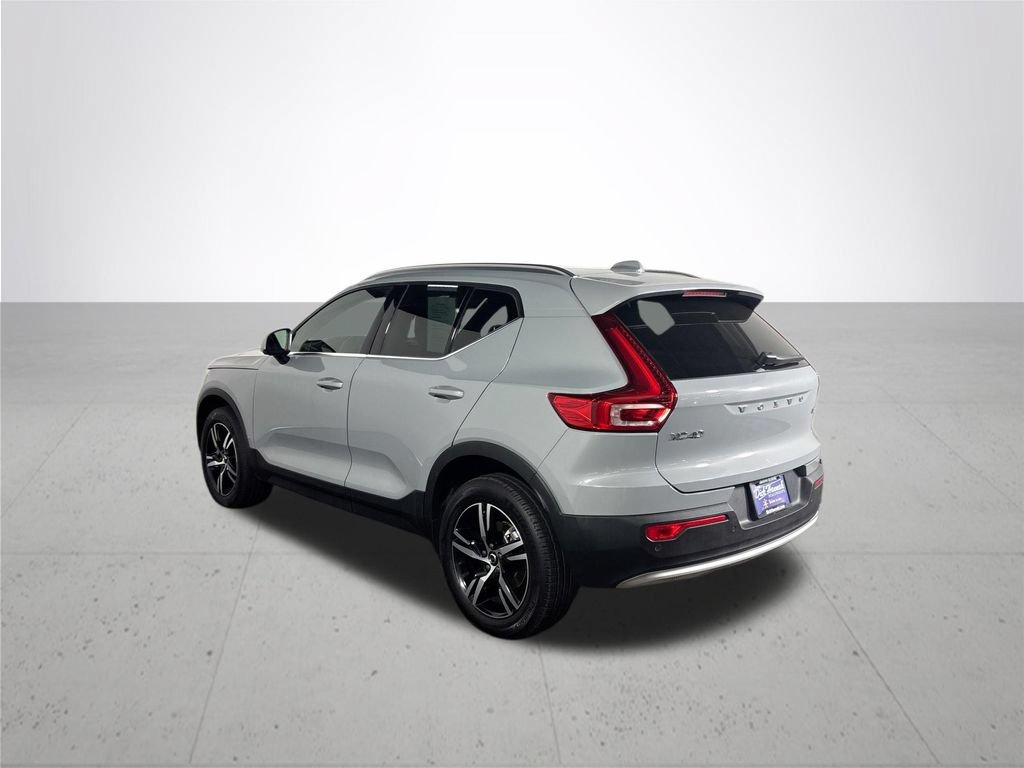 Used 2025 Volvo XC40 B5 Core AWD/4WD image 8
