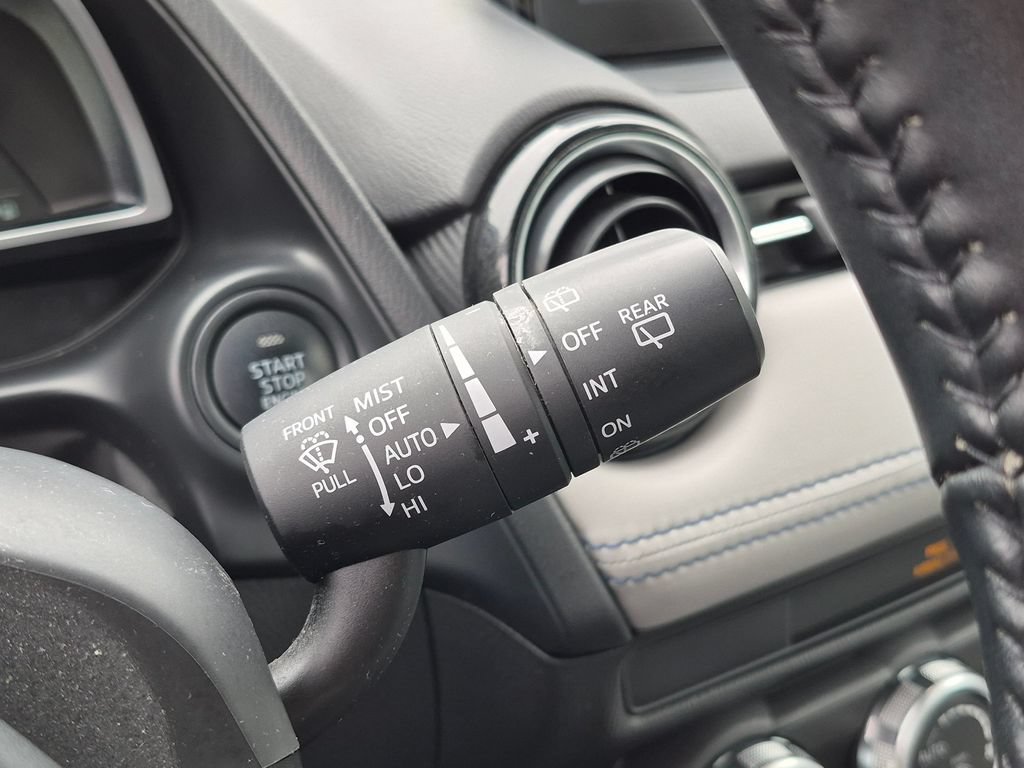 Used 2020 Toyota Yaris XLE FWD image 19