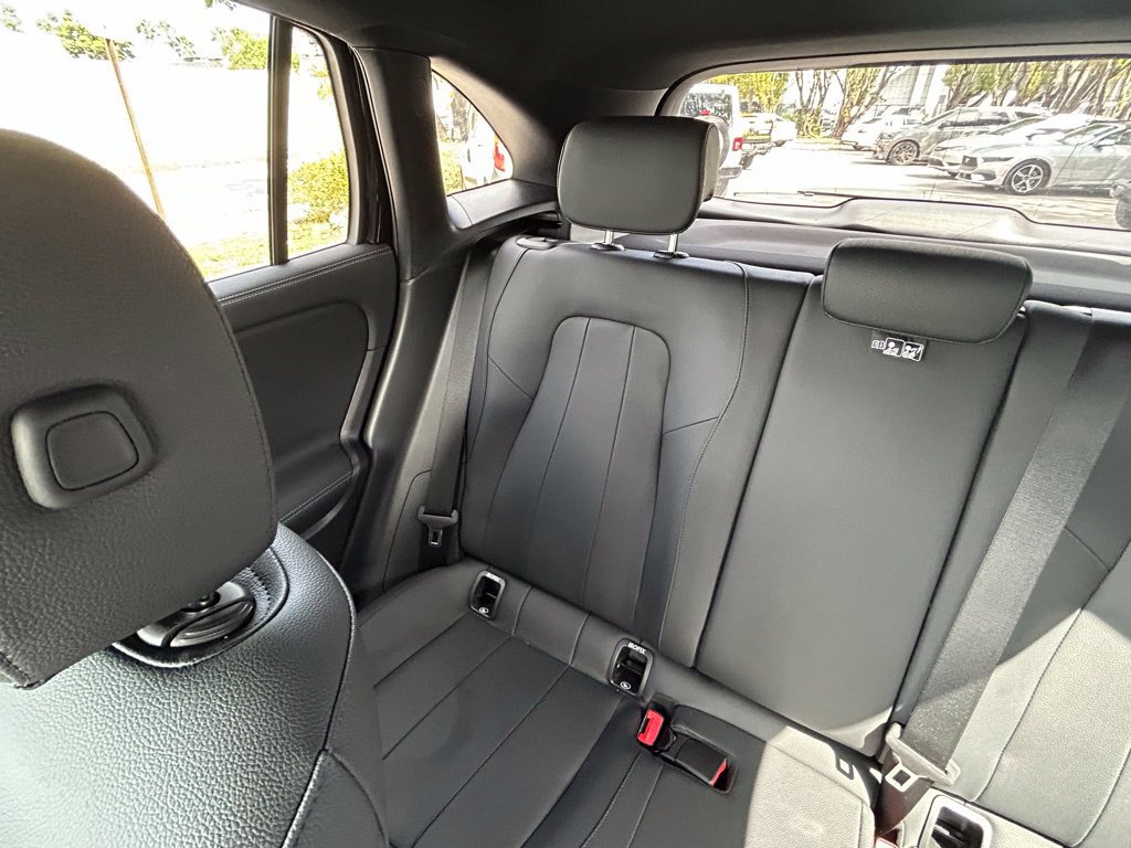 Used 2025 Mercedes-Benz GLA 250 4MATIC image 12