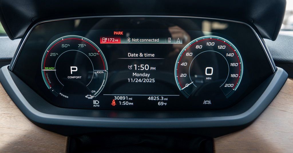 Used 2023 Audi e-tron GT Premium Plus image 9