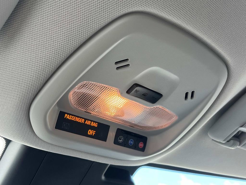 Used 2025 Chevrolet Trax LS image 30