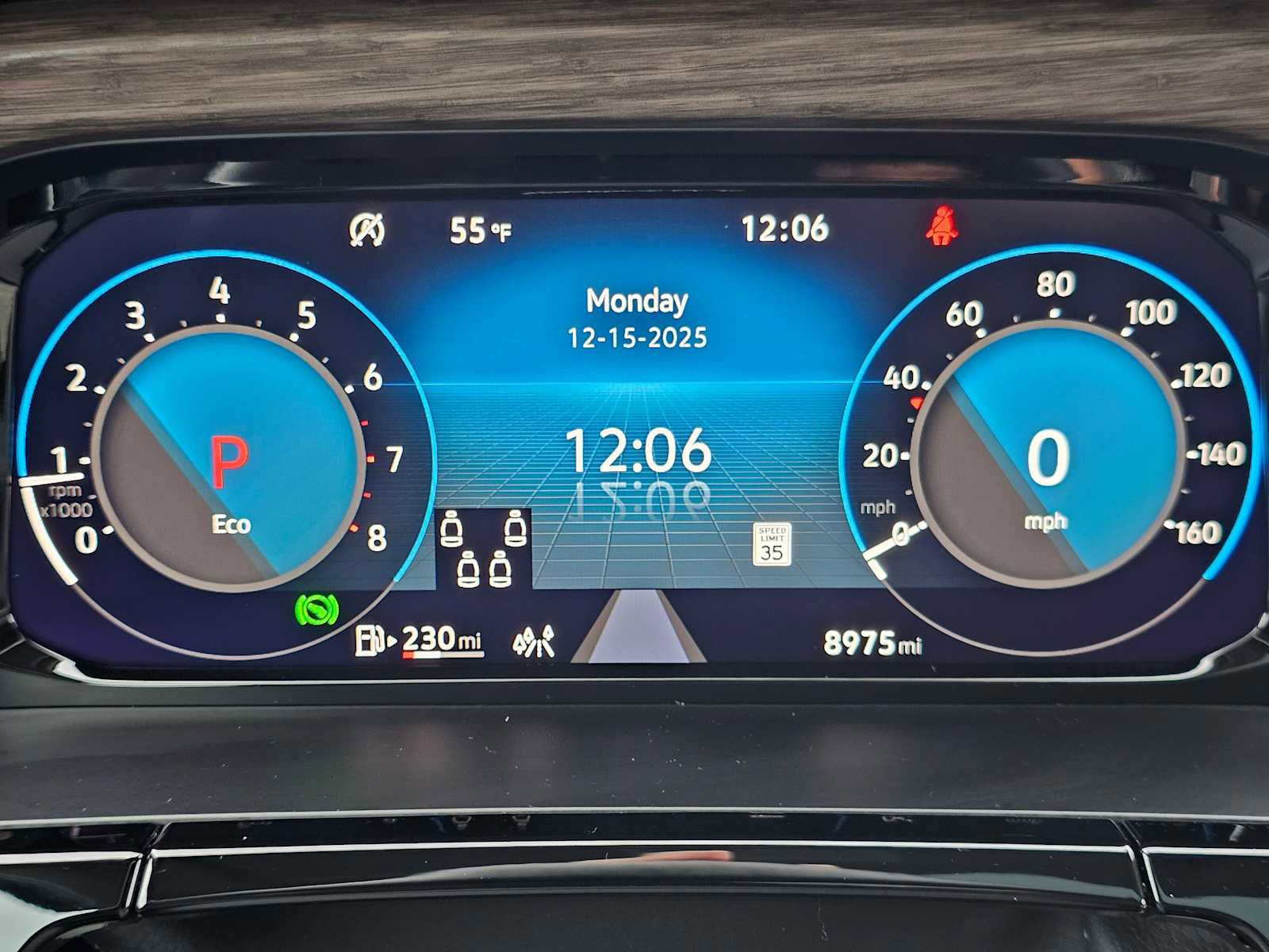 Used 2025 Volkswagen Atlas SEL image 31