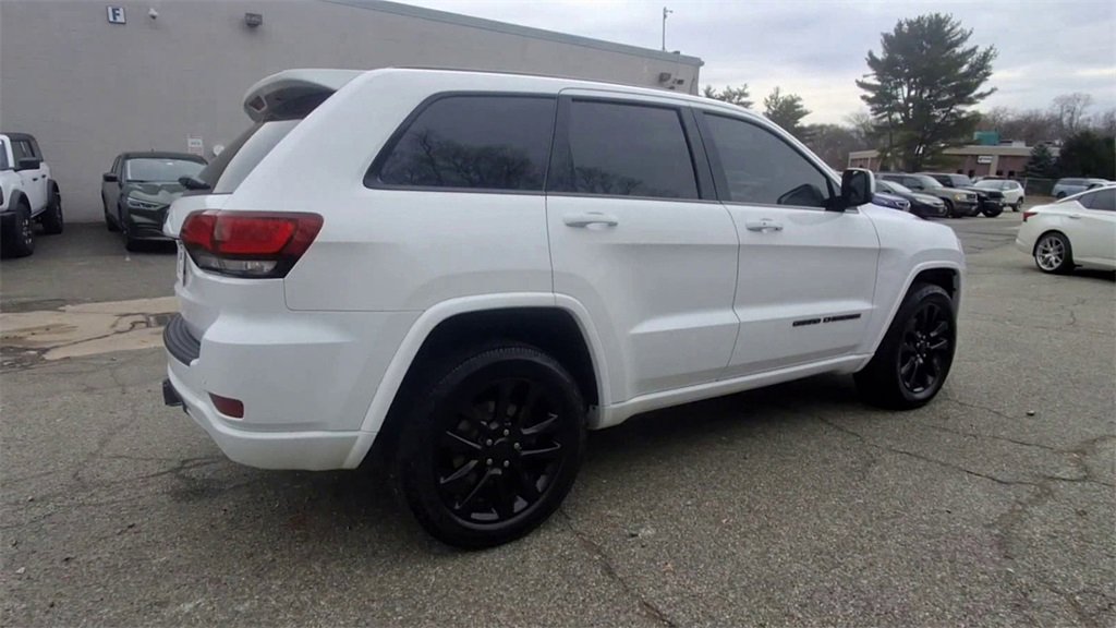 Used 2021 Jeep Grand Cherokee Laredo X image 8