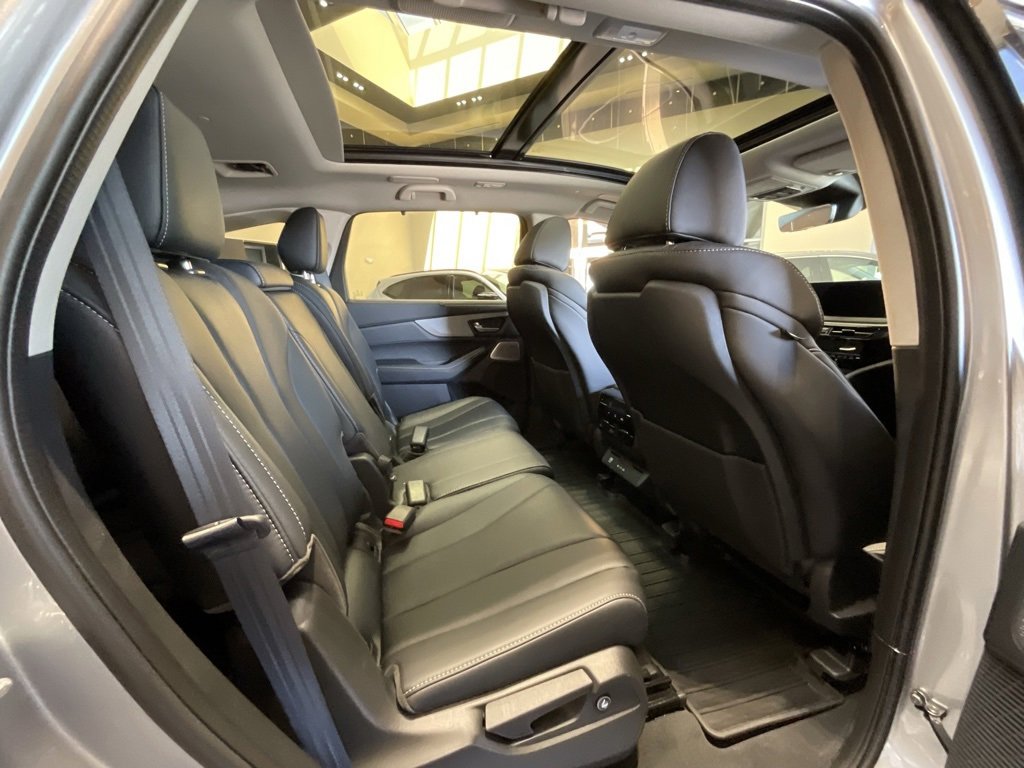 Certified 2025 Acura MDX w/ Technology Package image 23
