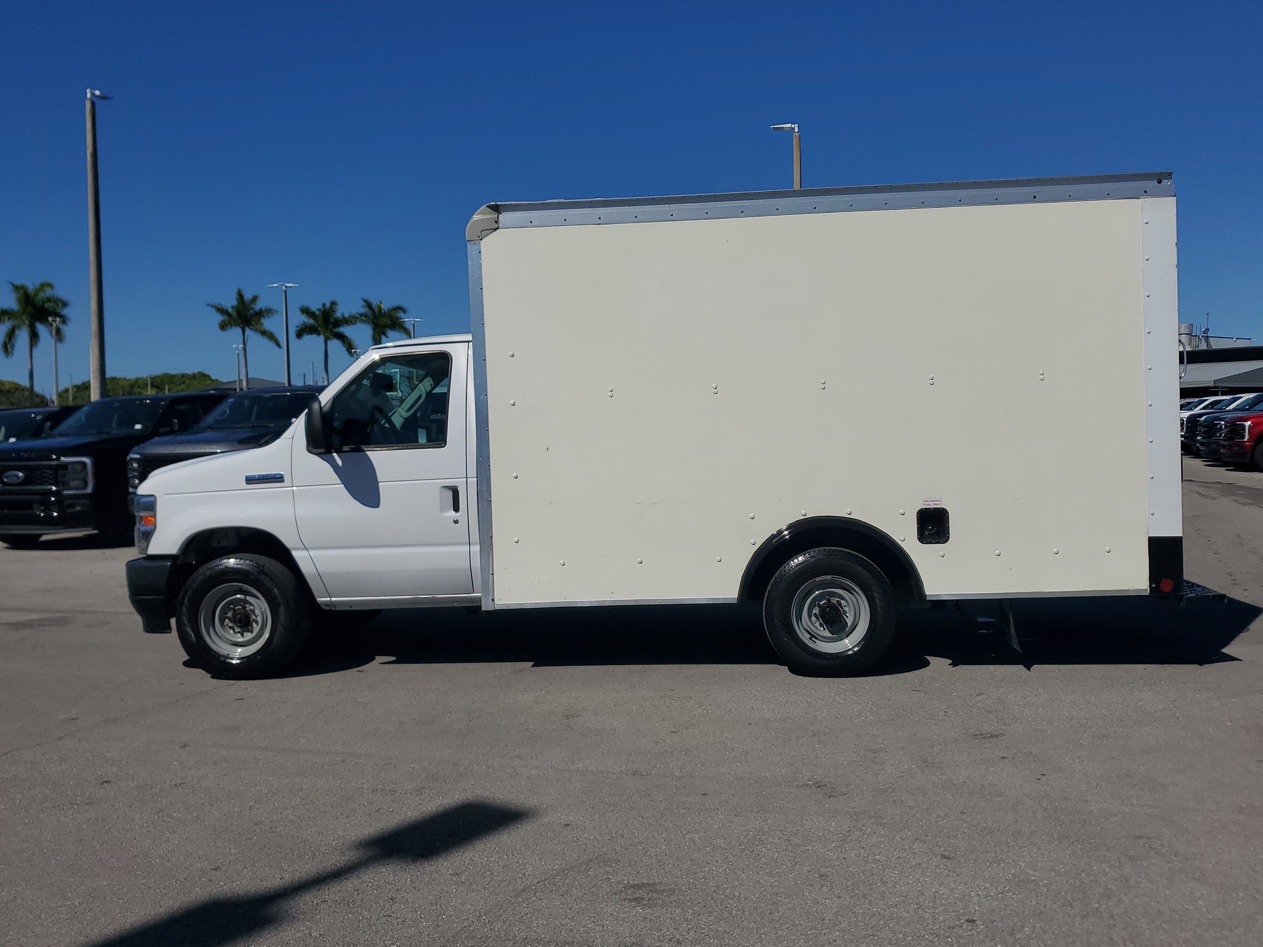 Used 2022 Ford E-350 and Econoline 350 Super Duty w/ Power Windows & Locks Group image 7