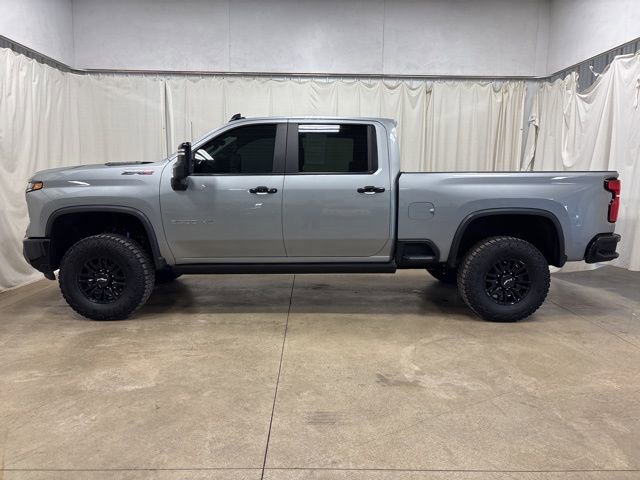 Used 2025 Chevrolet Silverado 2500 ZR2 w/ Technology Package AWD/4WD image 9