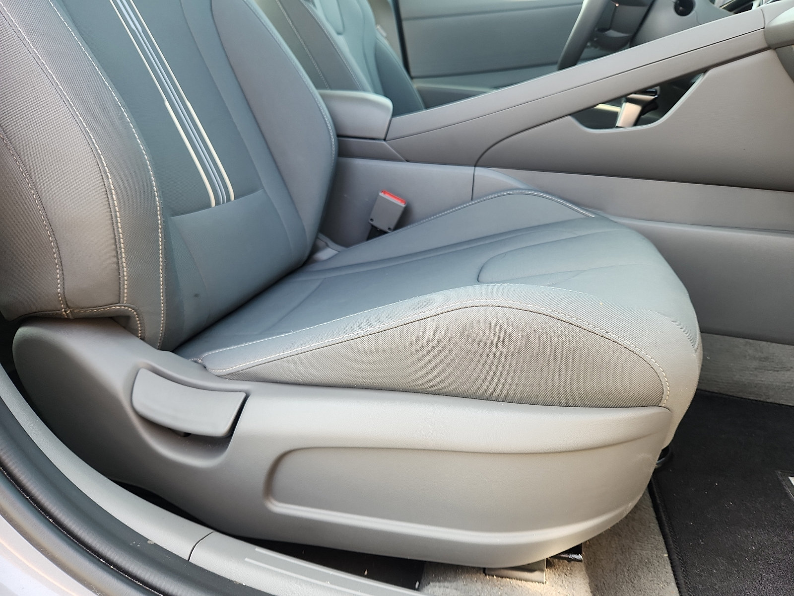 Certified 2024 Hyundai Elantra SEL FWD image 33