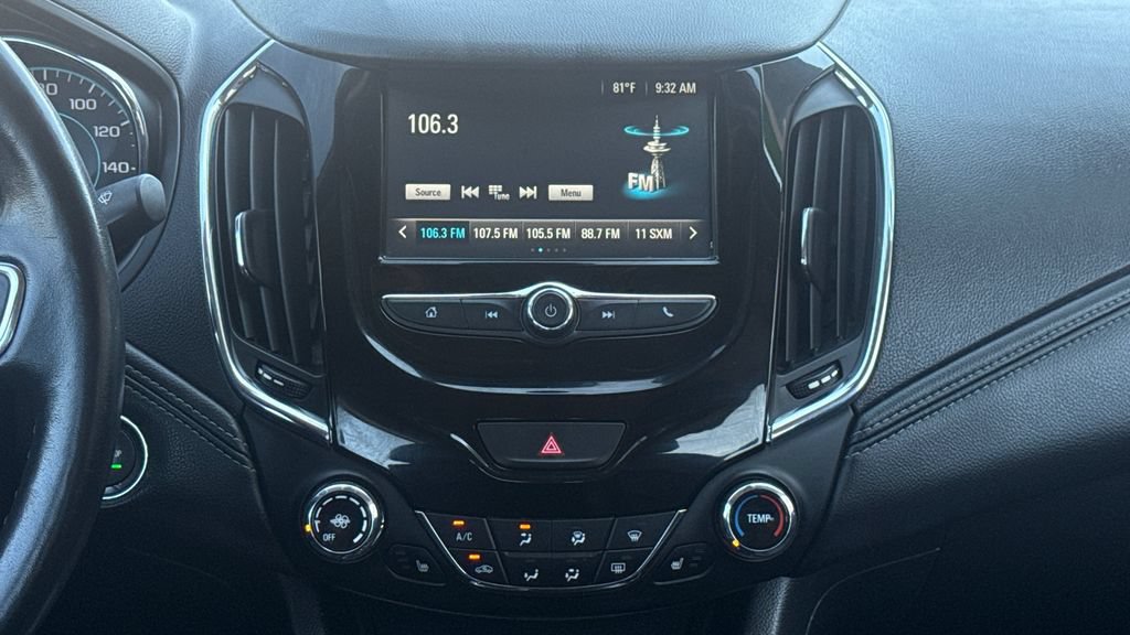 Used 2017 Chevrolet Cruze Premier FWD image 20