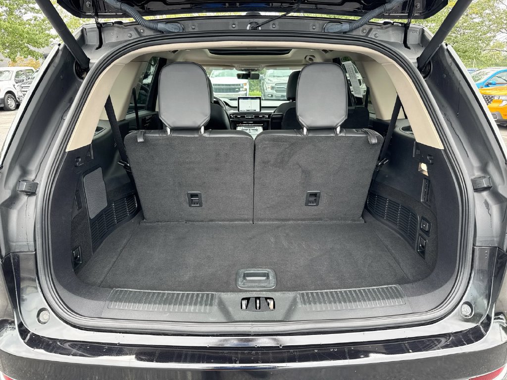 Used 2023 Lincoln Aviator AWD w/ Premium Package image 26