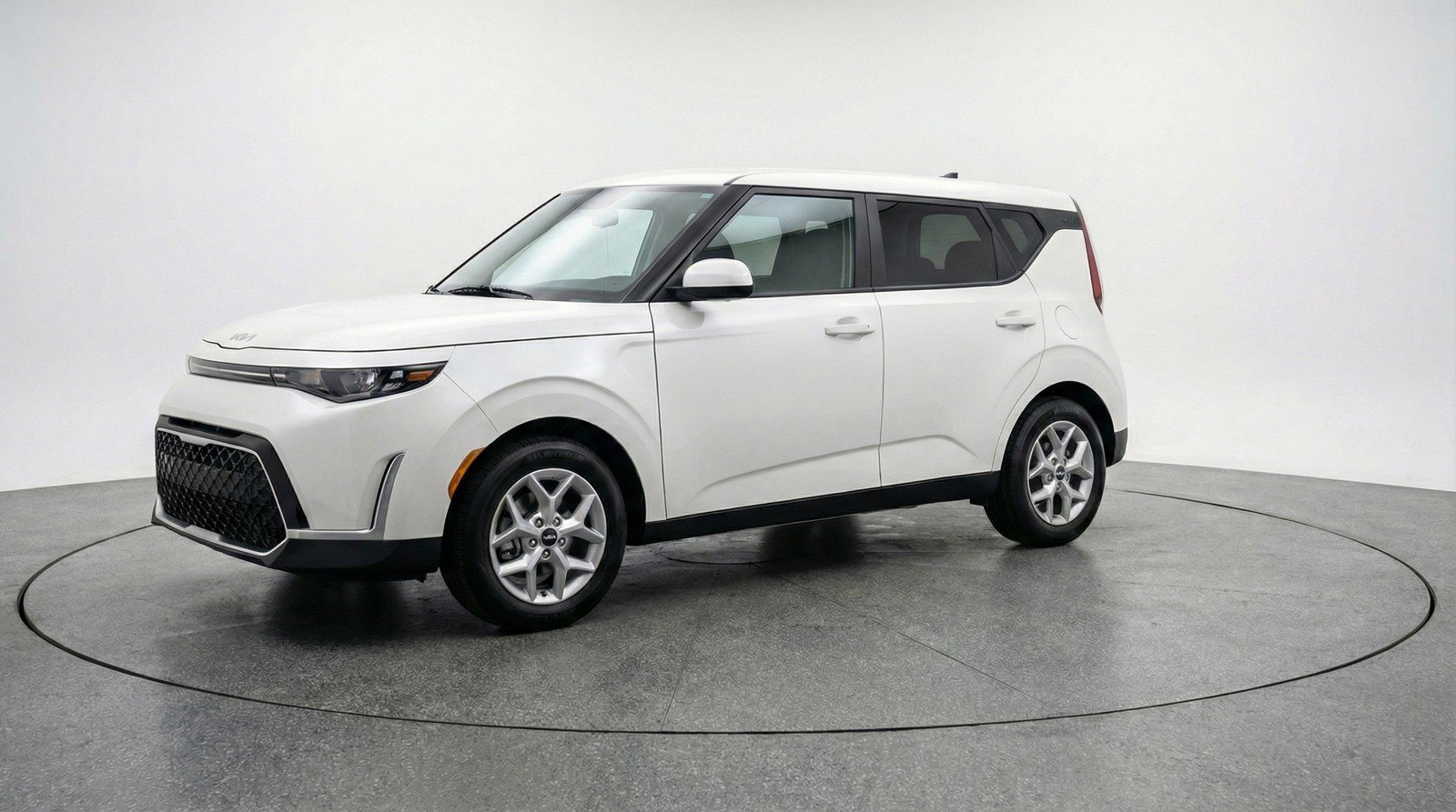 Used 2025 Kia Soul LX w/ LX Technology Package image 3