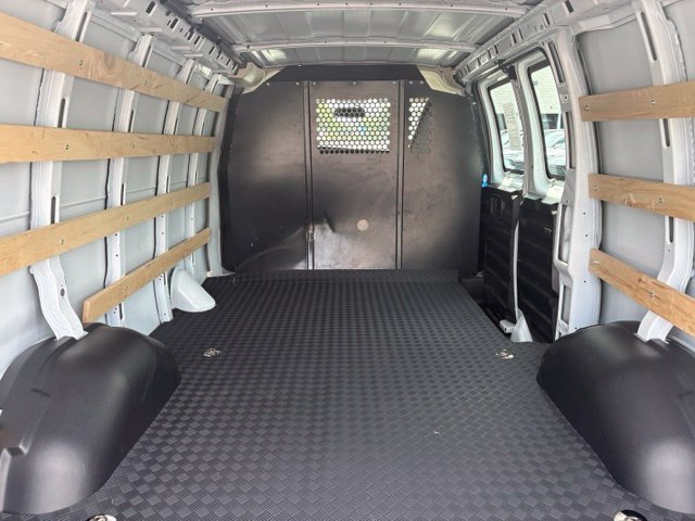 Used 2025 Chevrolet Express 2500 w/ Driver Convenience Package RWD image 9