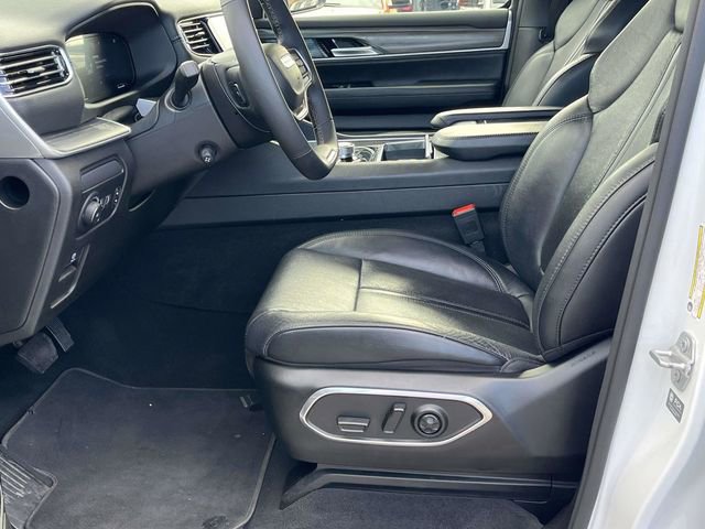 Used 2024 Jeep Wagoneer Series II image 13