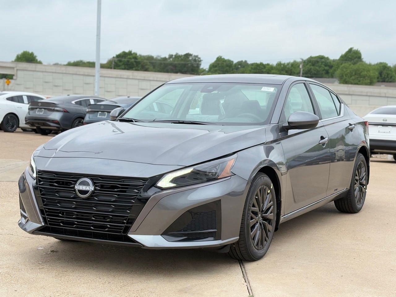 New 2026 Nissan Altima 2.5 SV w/ SV Special Edition Package image 4