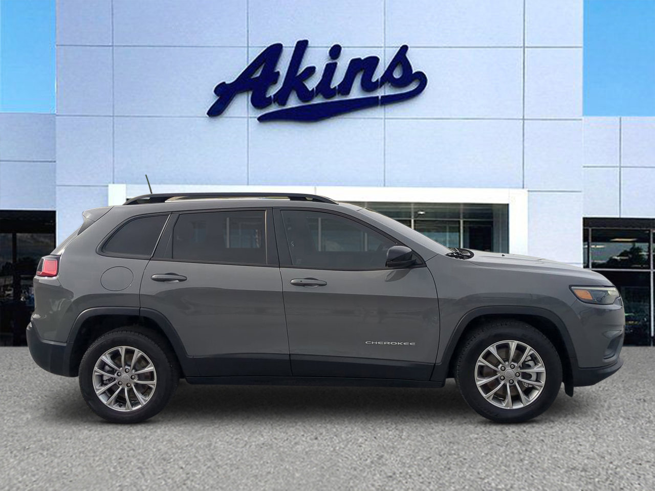Used 2022 Jeep Cherokee Latitude Lux w/ Sun & Sound Group image 1