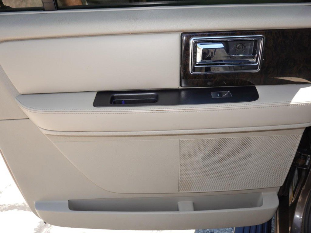Used 2016 Lincoln Navigator L Select image 20