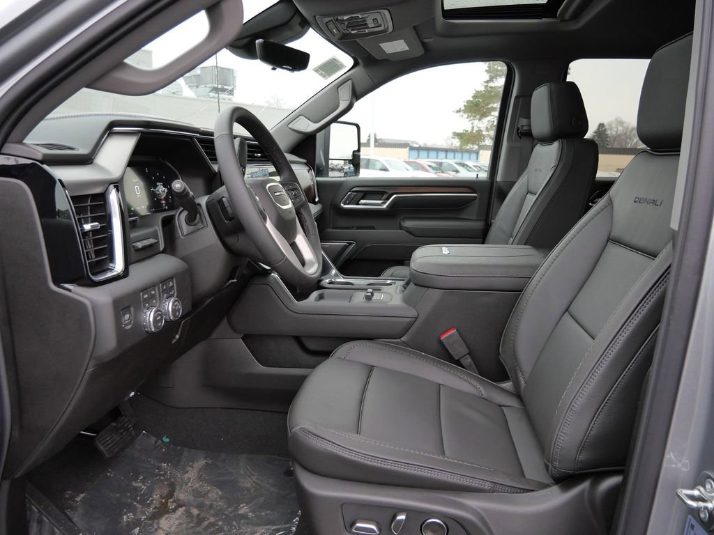 New 2026 GMC Sierra 3500 Denali w/ Denali Reserve Package image 4