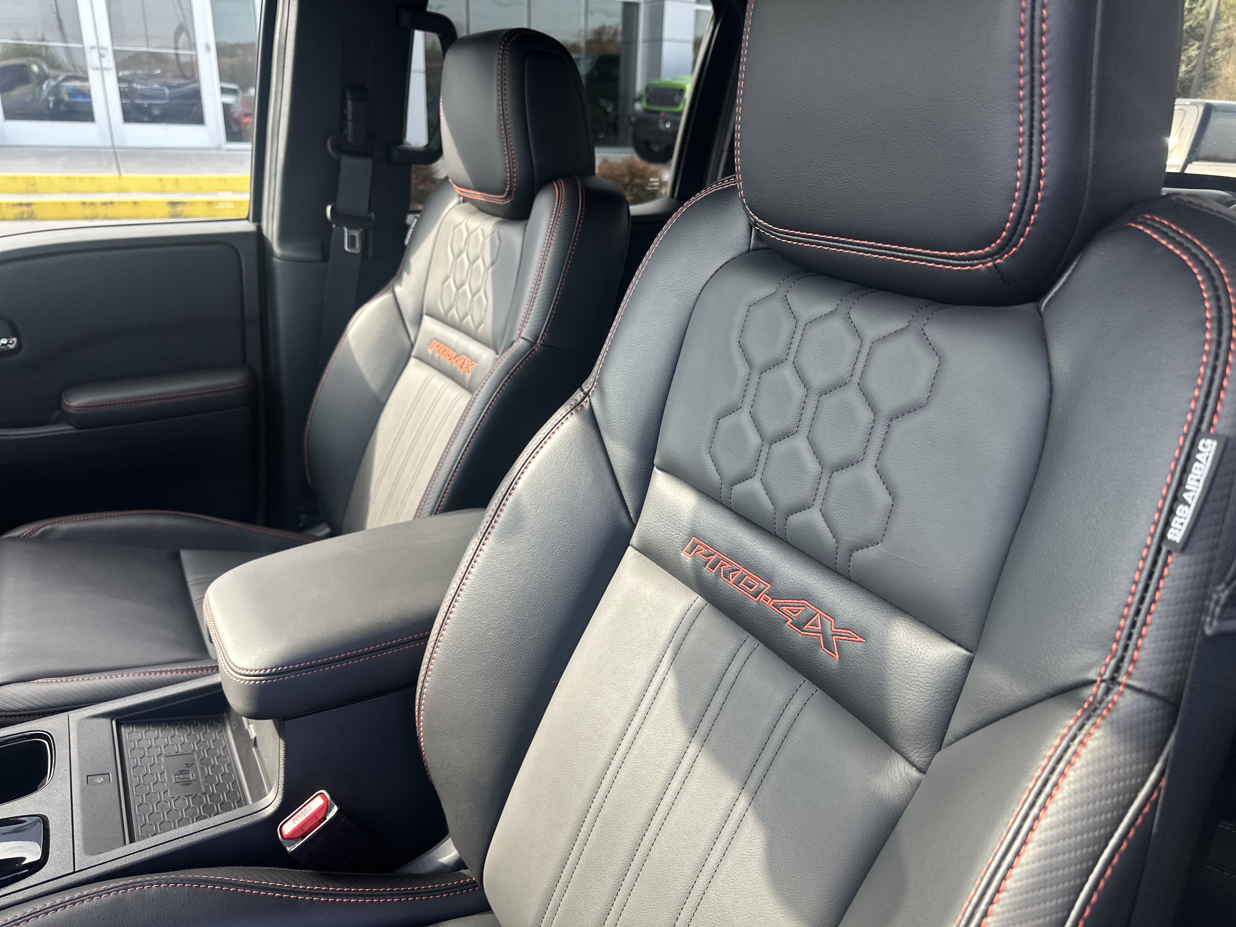 Used 2024 Nissan Frontier PRO-4X w/ Pro Premium Package image 18