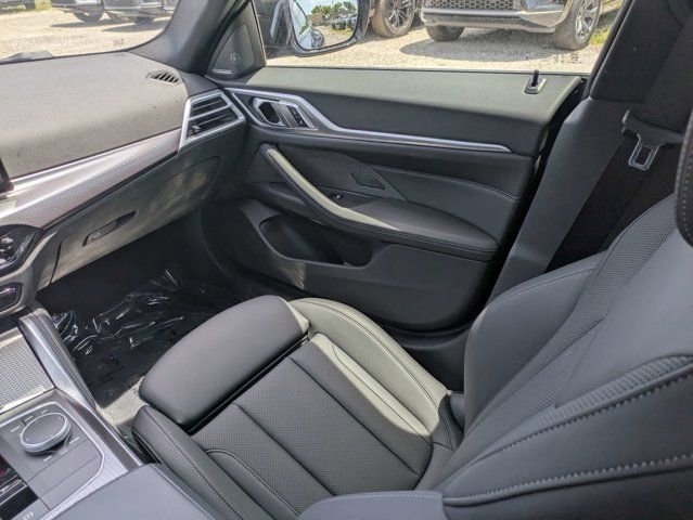 Used 2025 BMW M440i RWD image 19