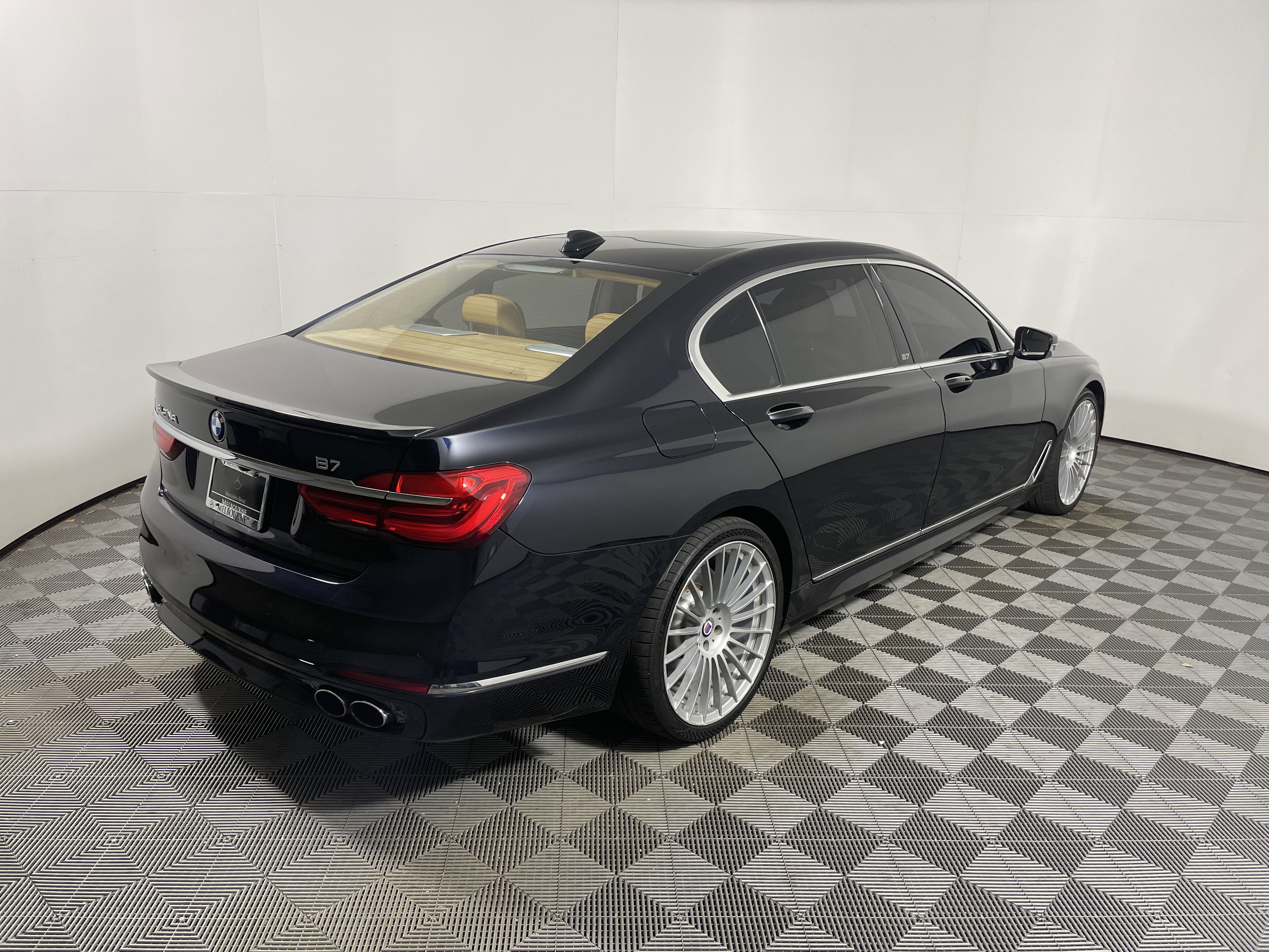 Used 2018 BMW ALPINA B7 xDrive AWD/4WD image 5