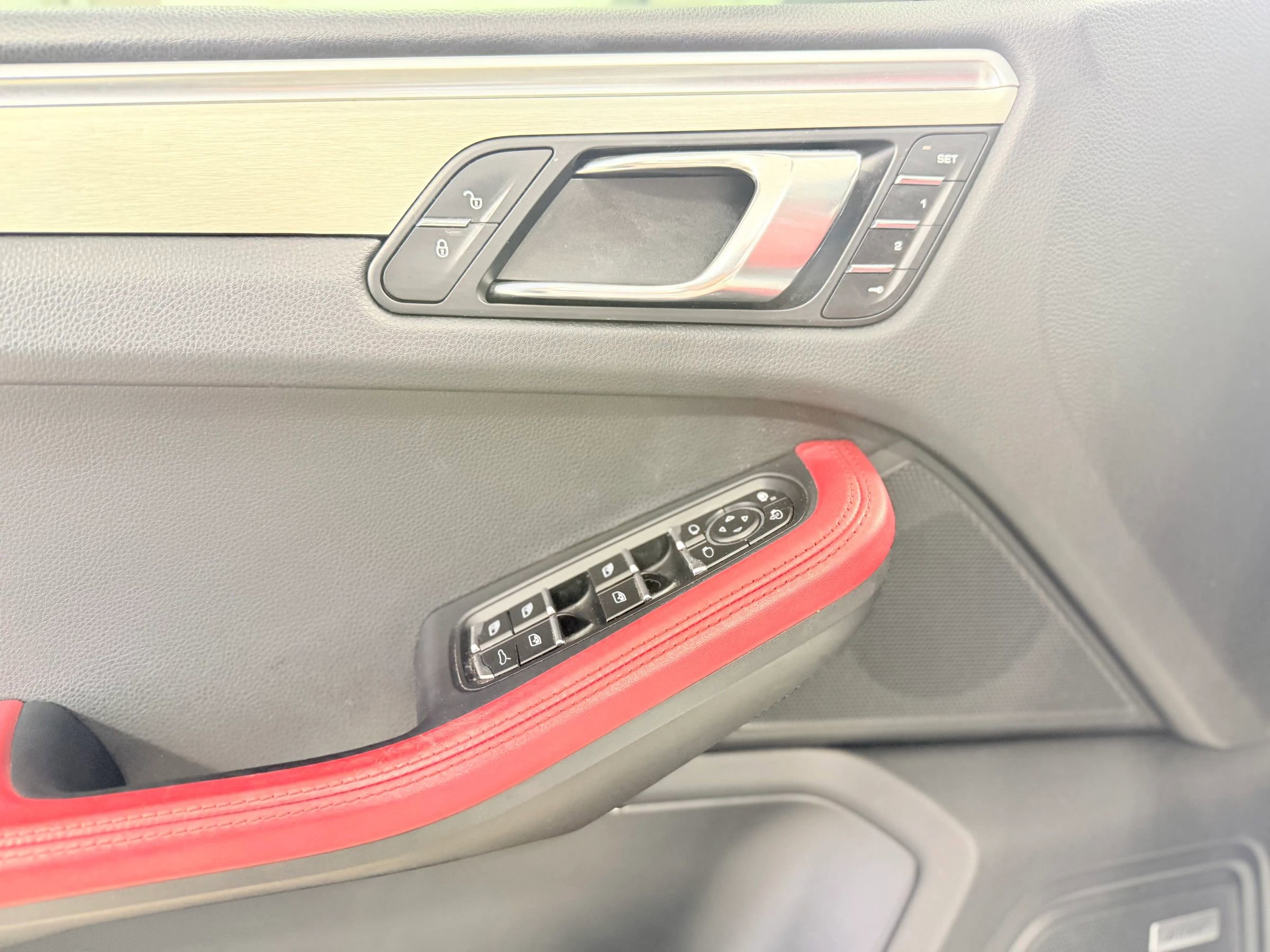 Used 2018 Porsche Macan GTS image 12