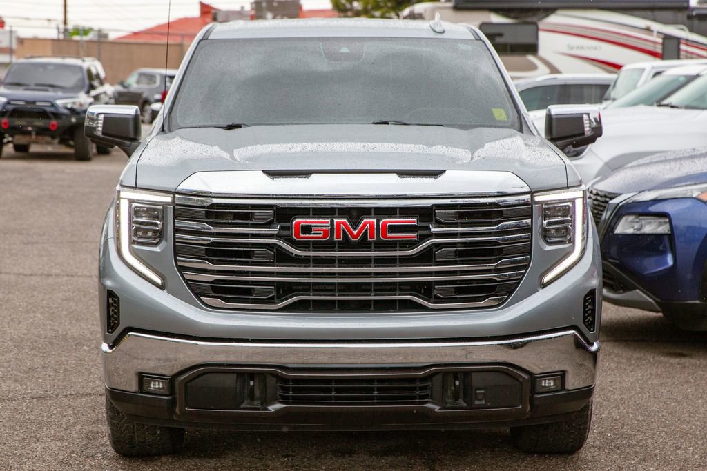 Used 2023 GMC Sierra 1500 SLT w/ SLT Premium Package AWD/4WD image 3