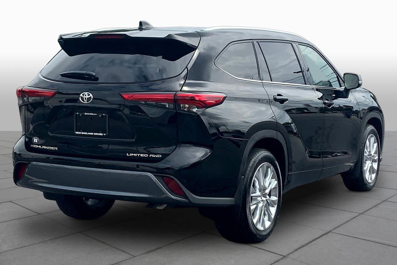 Used 2022 Toyota Highlander Limited AWD/4WD image 25