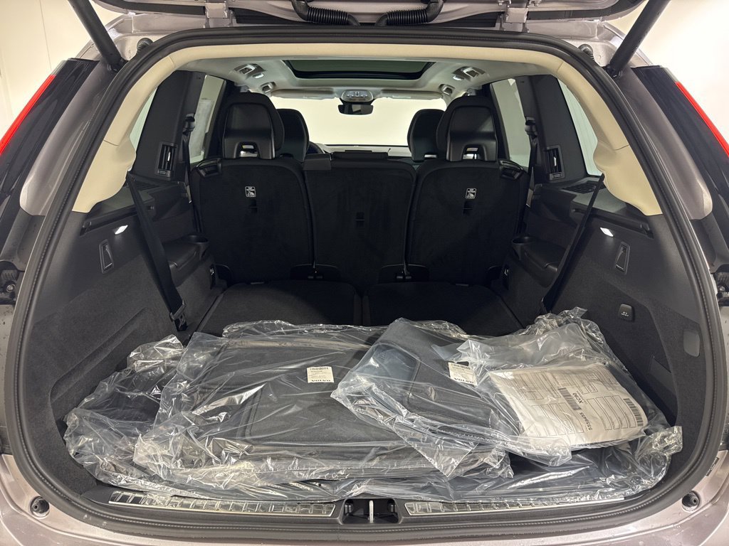 New 2026 Volvo XC90 B6 Plus w/ Protection Package AWD/4WD image 31