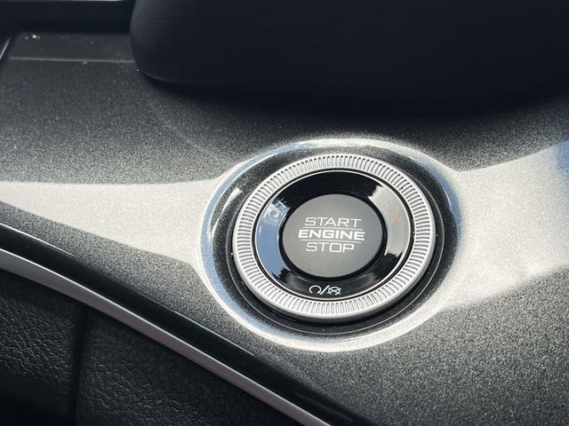 Used 2022 Jeep Grand Cherokee Altitude AWD/4WD image 33