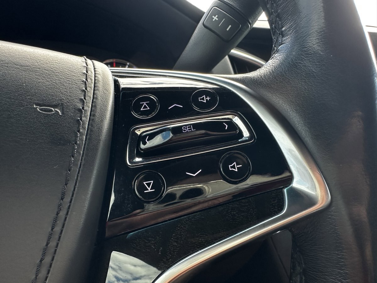 Used 2018 Cadillac Escalade Platinum AWD/4WD image 27