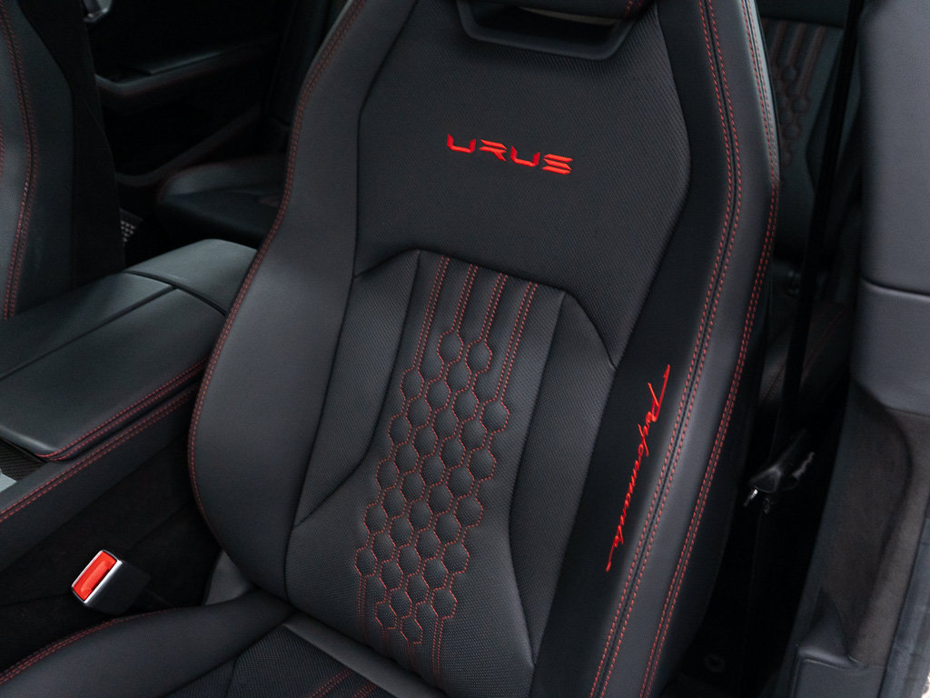 Used 2024 Lamborghini Urus Performante AWD/4WD image 18