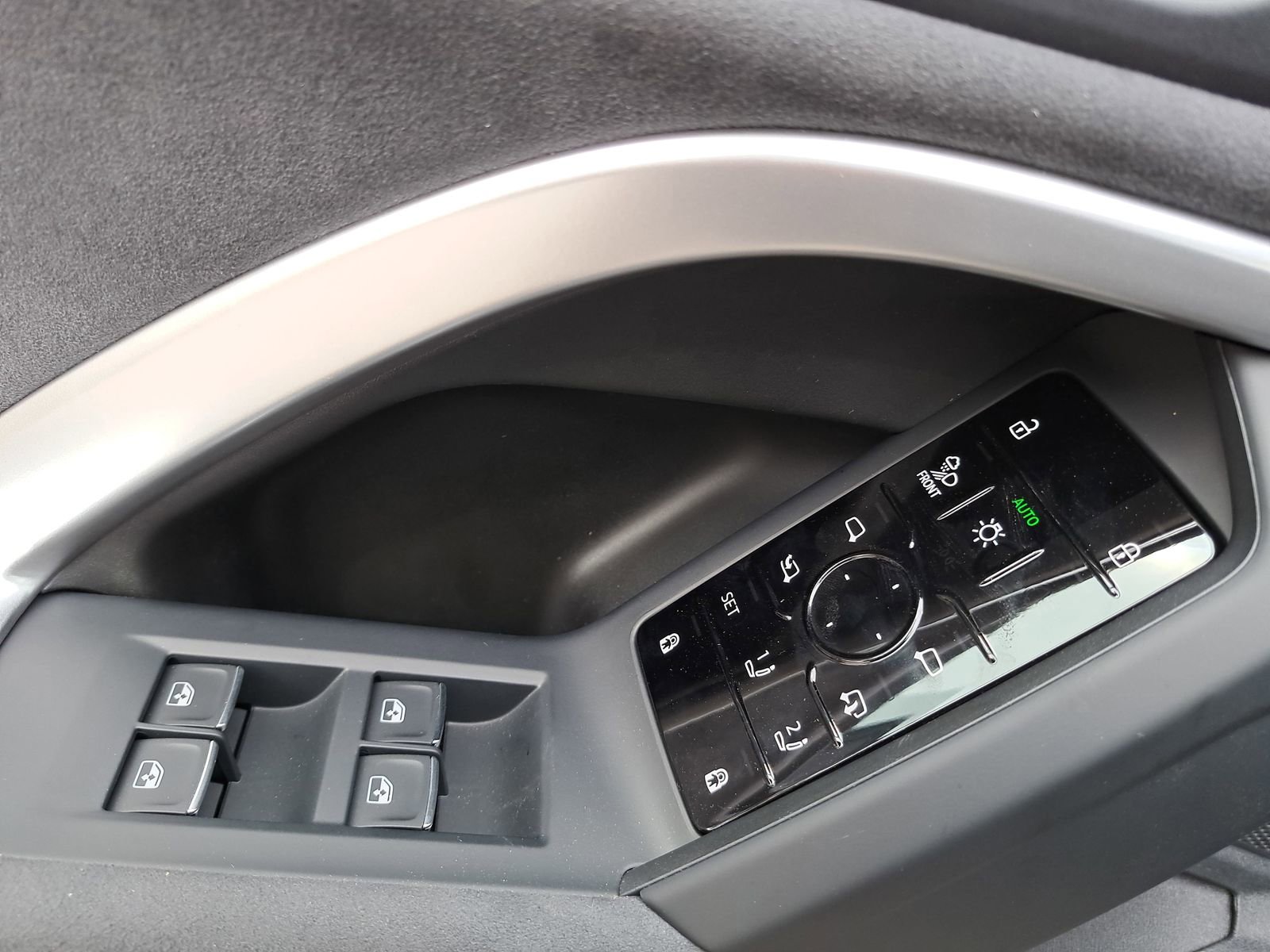 New 2025 Audi SQ5 Premium Plus image 27