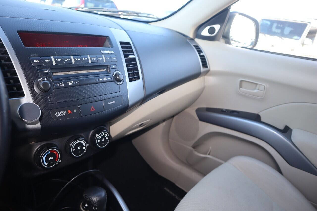 Used 2008 Mitsubishi Outlander SE image 60