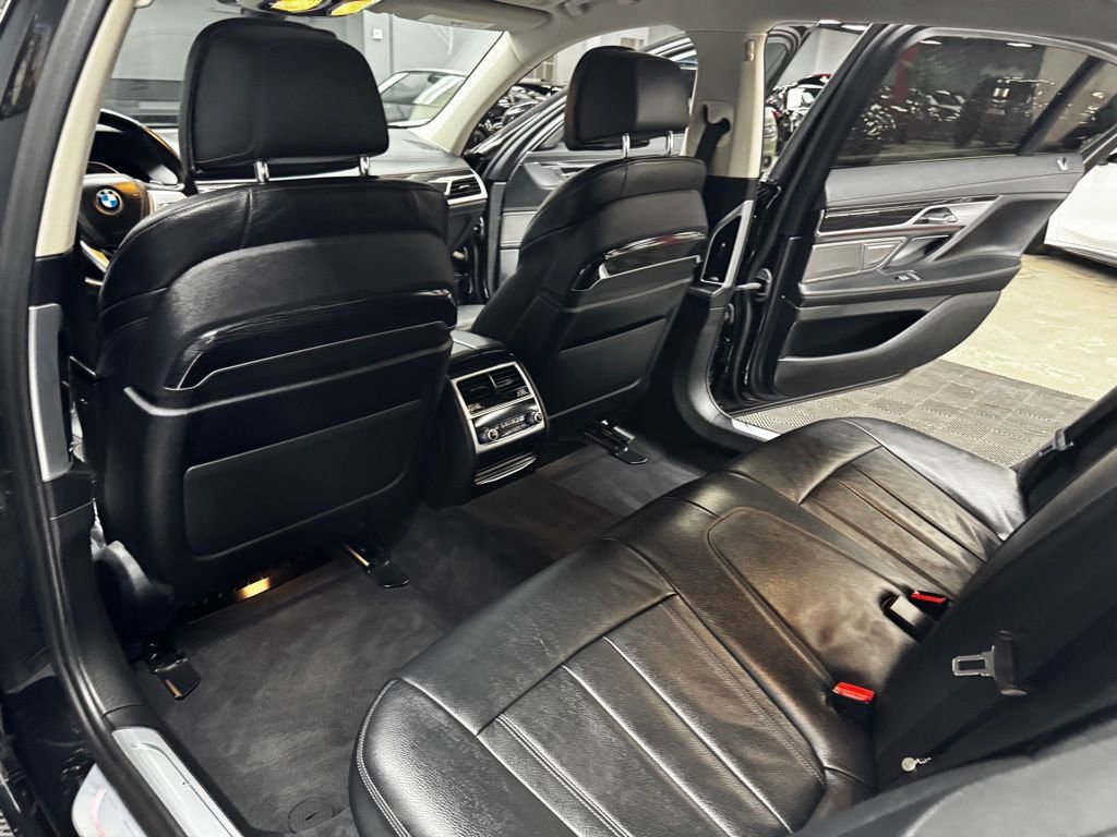 Used 2022 BMW 740i RWD image 42
