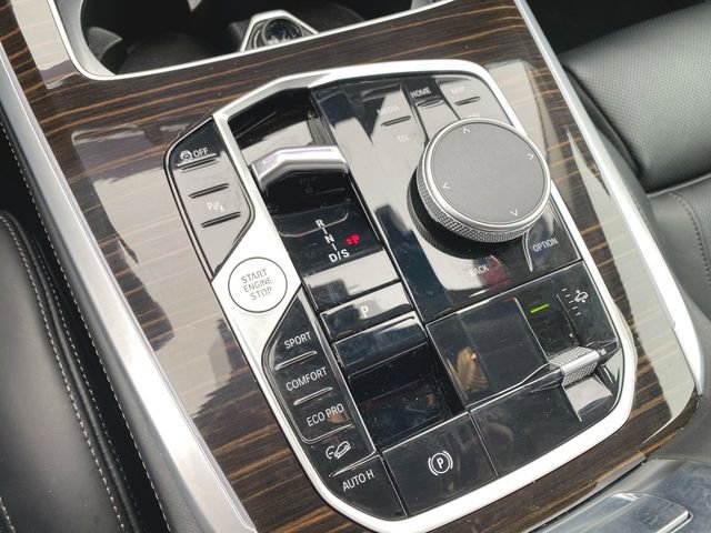 Used 2025 BMW X7 xDrive40i image 16