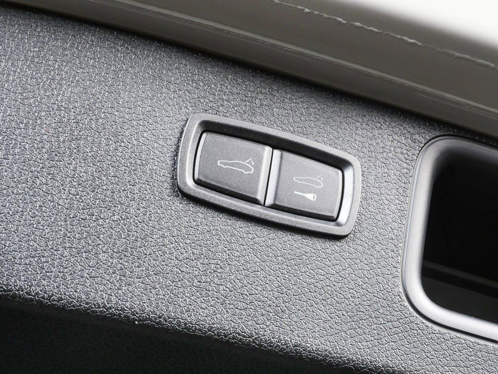 New 2026 Porsche Macan S image 32