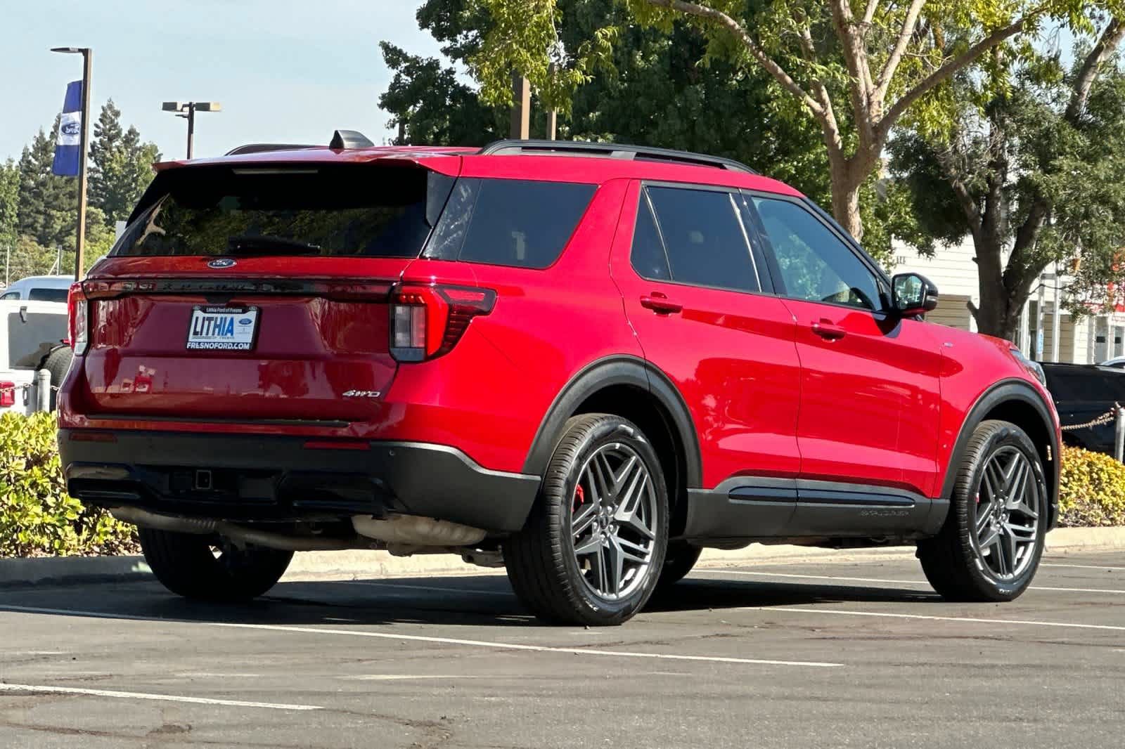 Certified 2025 Ford Explorer ST-Line w/ ST-Line Street Pack AWD/4WD video 2