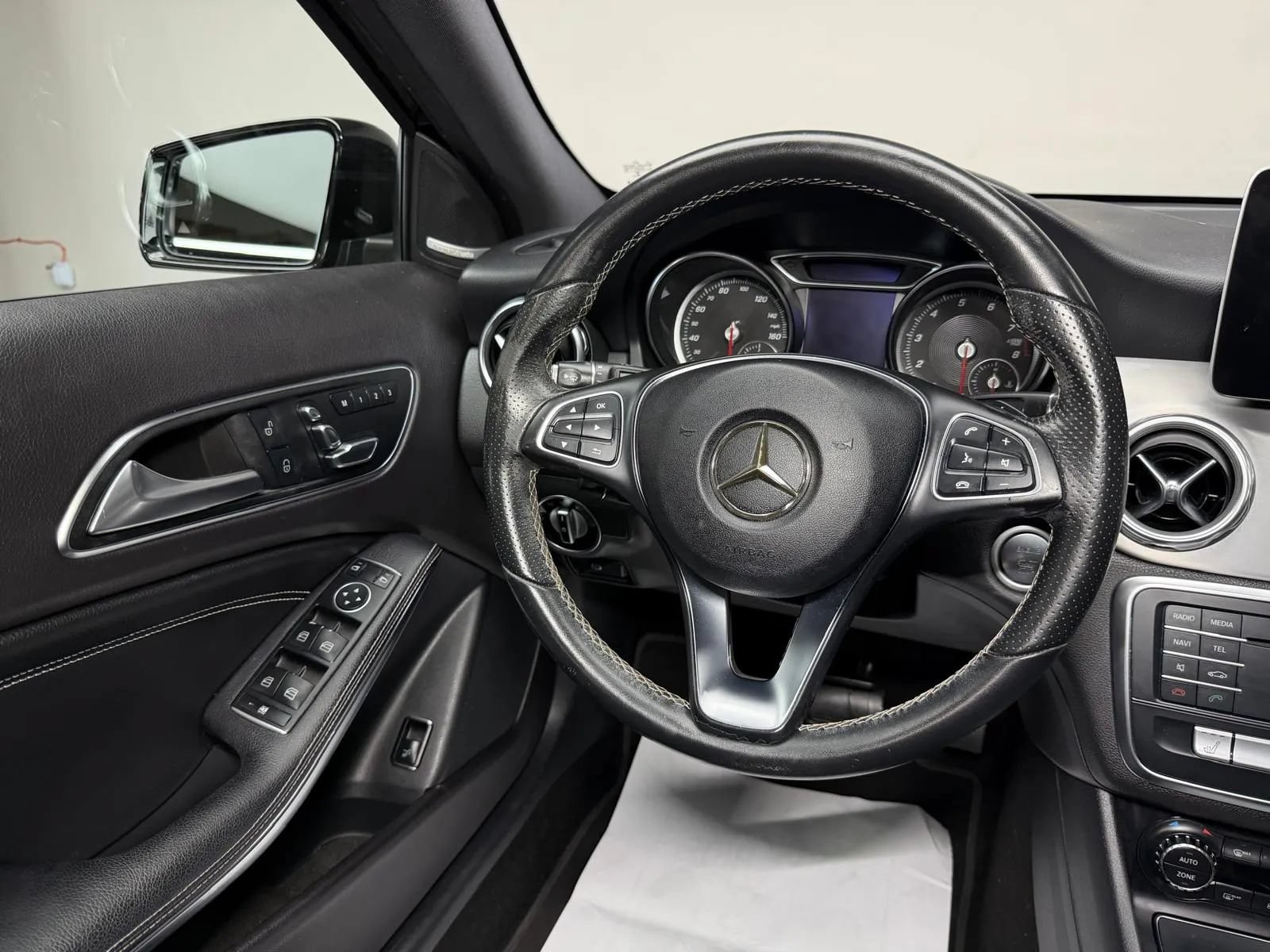 Used 2018 Mercedes-Benz GLA 250 w/ Multimedia Package image 22