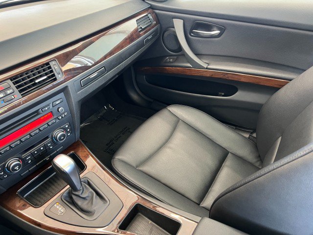 Used 2011 BMW 335i xDrive Sedan AWD/4WD image 18