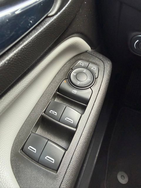 Used 2020 Chevrolet Equinox LS w/ LS Convenience Package AWD/4WD image 17
