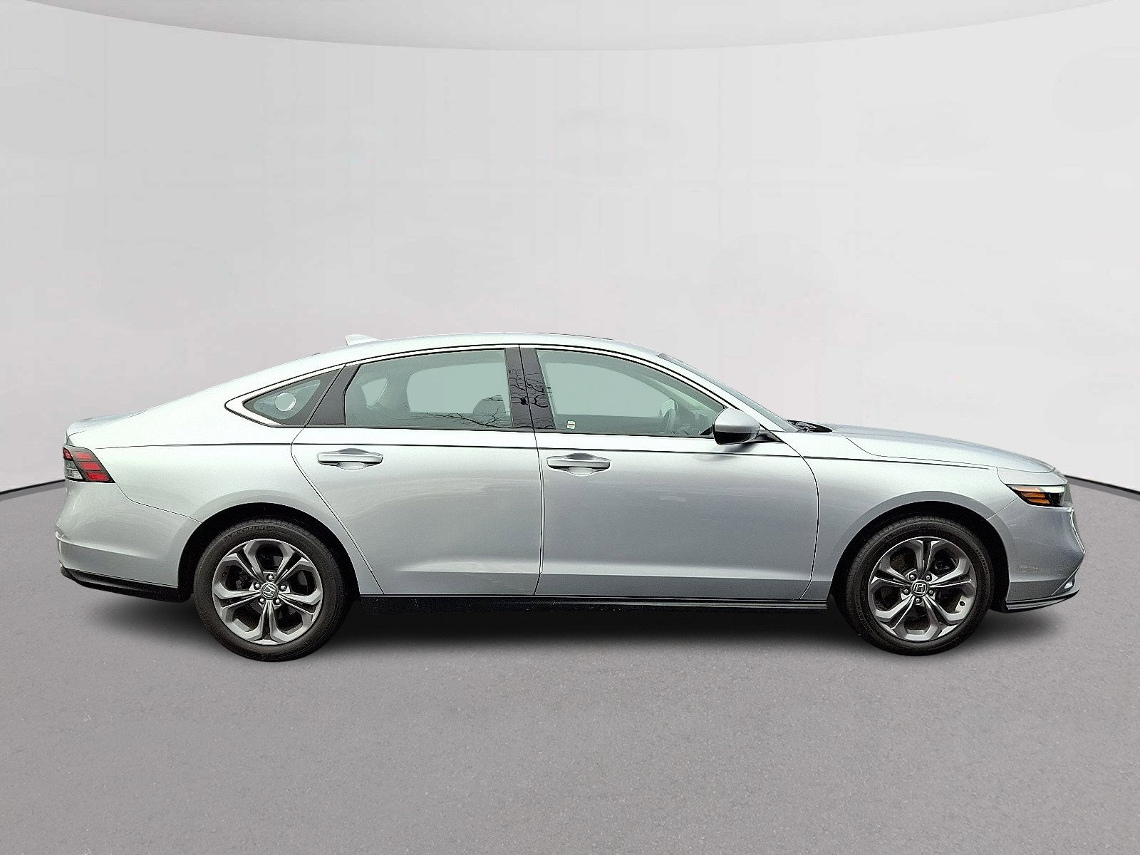 Used 2024 Honda Accord EX image 12
