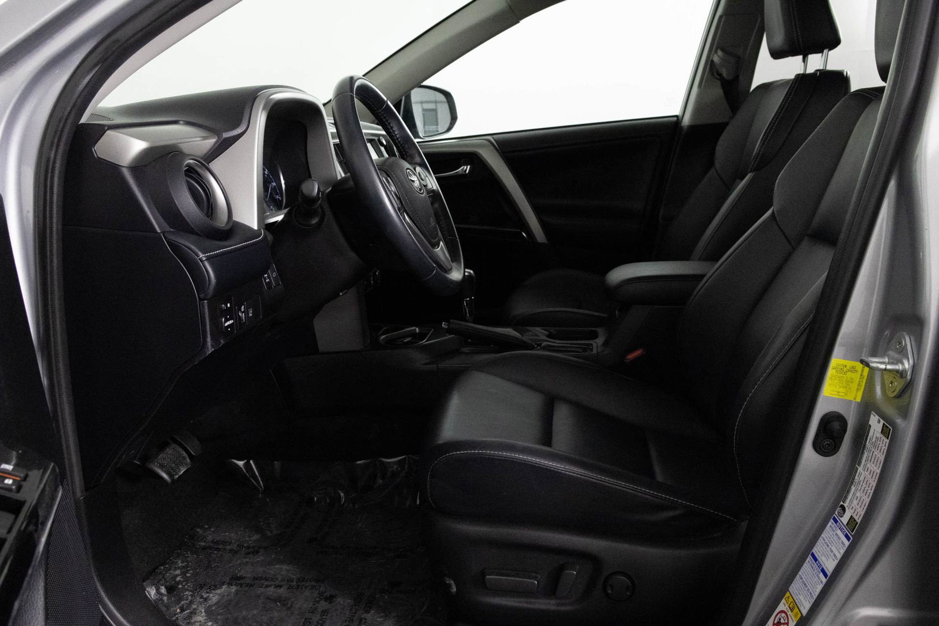 Used 2018 Toyota RAV4 Limited w/ All Weather Liner Package image 18