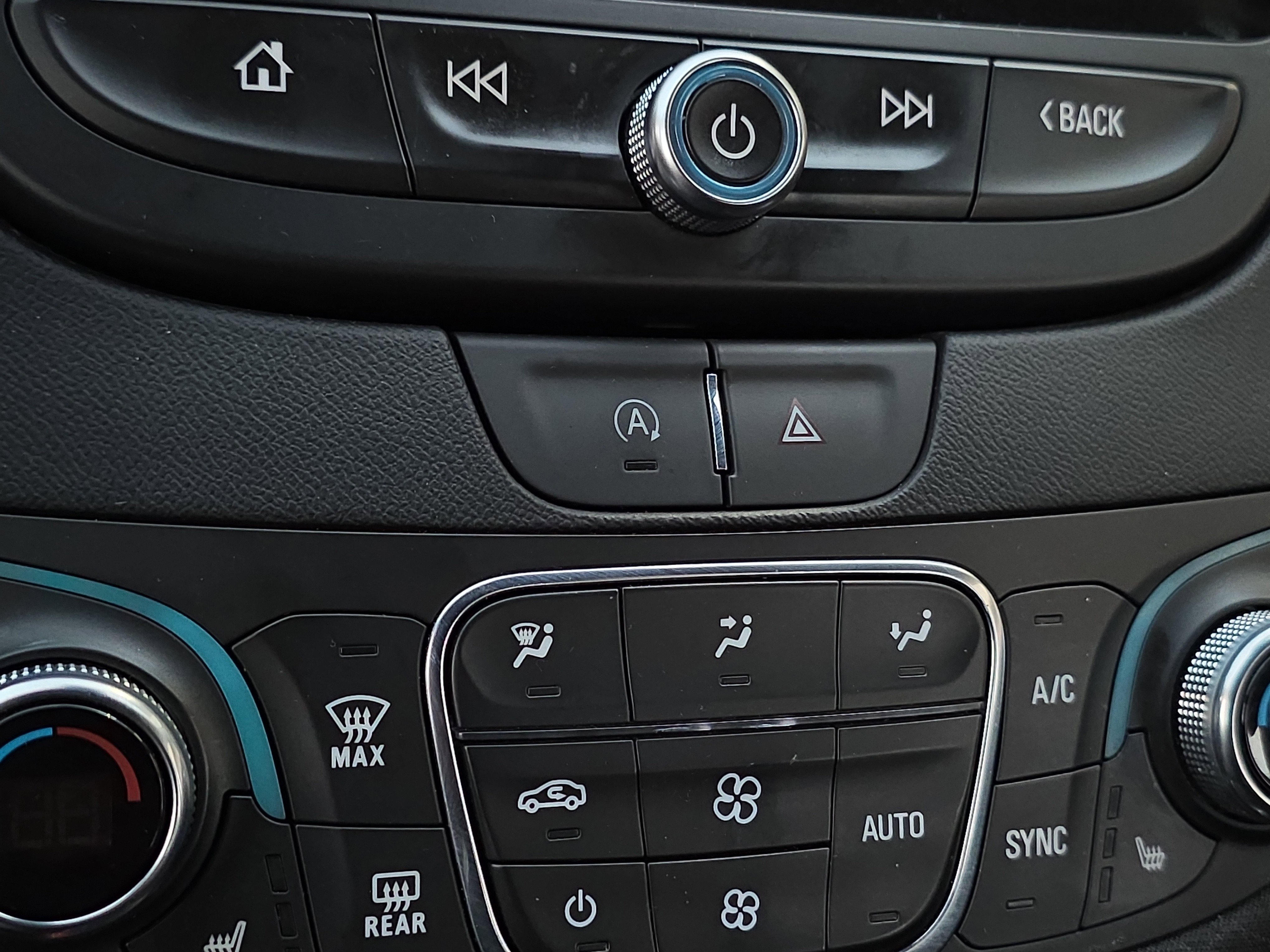 Used 2024 Chevrolet Malibu LT image 18