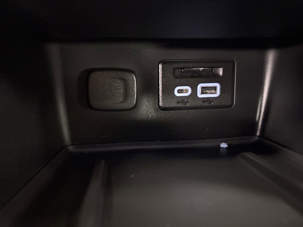 Used 2020 GMC Acadia Denali w/ Denali Ultimate Package image 15